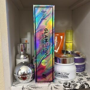GLAMGLOW GentleBubble Cleanser with Holographic Design